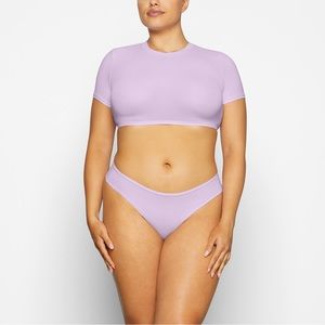 🦄 Skims Fits Everybody Super Cropped T-Shirt 🦄